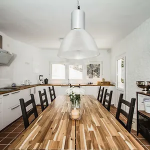 https://las-nieves-blue.in-canary-islands.com